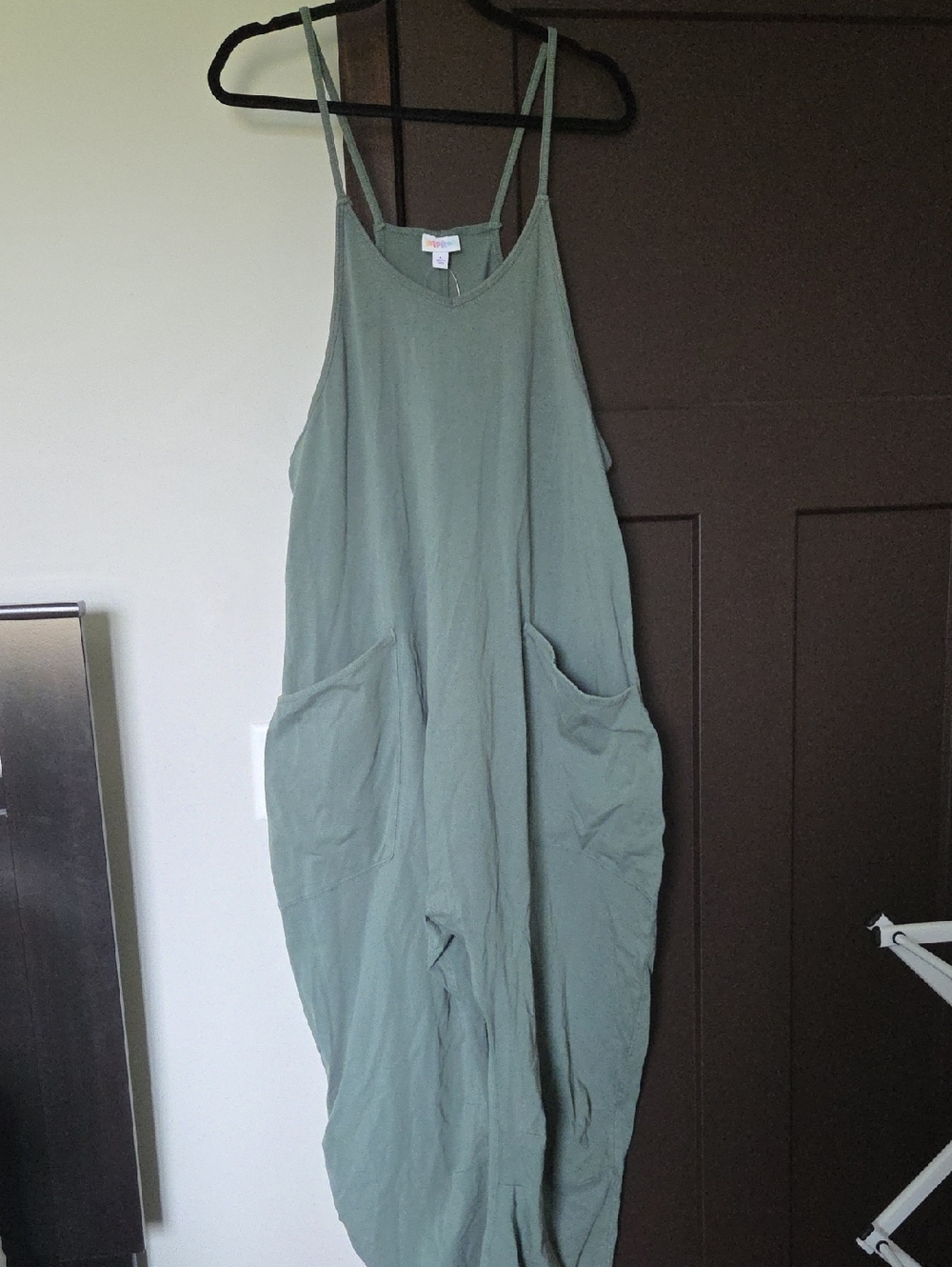 Light Olive Green Sleeveless Jumpsuit with Pockets